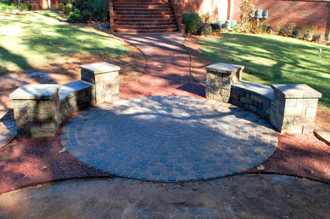 circle pave patio and seat benches with columns
