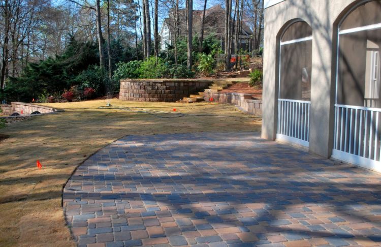 large paver radiused edge patio